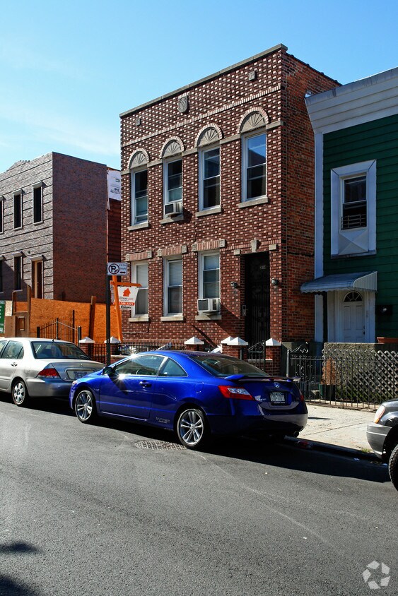 Building Photo - 314 19th St