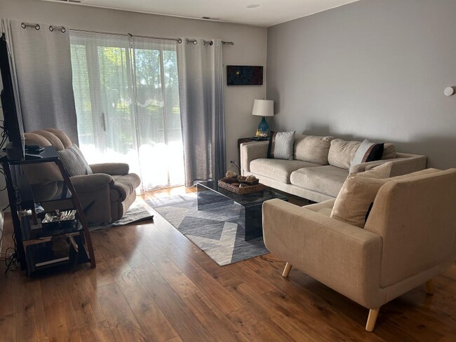 Foto del edificio - 263 Southwick Ct