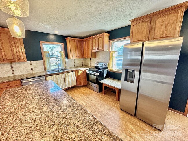 Building Photo - 111 Cardinal Ln