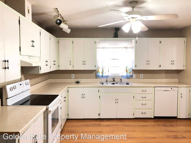 Building Photo - 2 br, 1.5 bath House - 3402 Nickerson Blvd