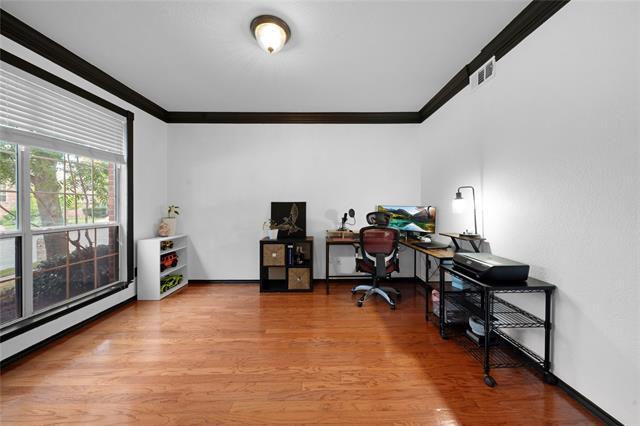 Foto del edificio - 9204 Sterling Gate Dr