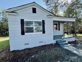 Foto principal - 710 Woodland Ct