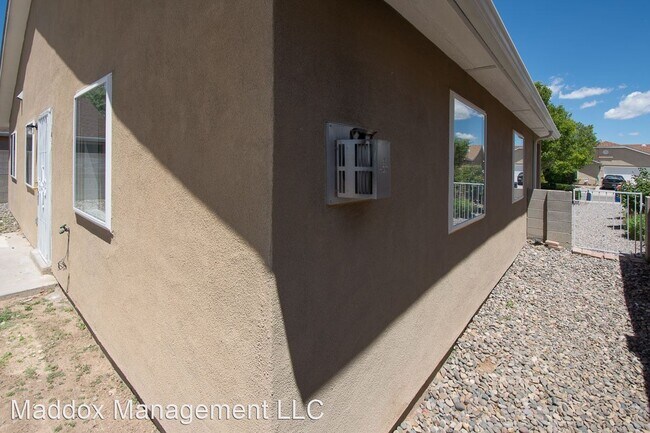 Foto del edificio - 3 br, 2 bath House - 11016 Deer Lodge Plac...