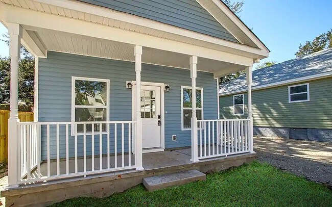 Foto del edificio - 2BR/2BA Fantastic Location in Savannah
