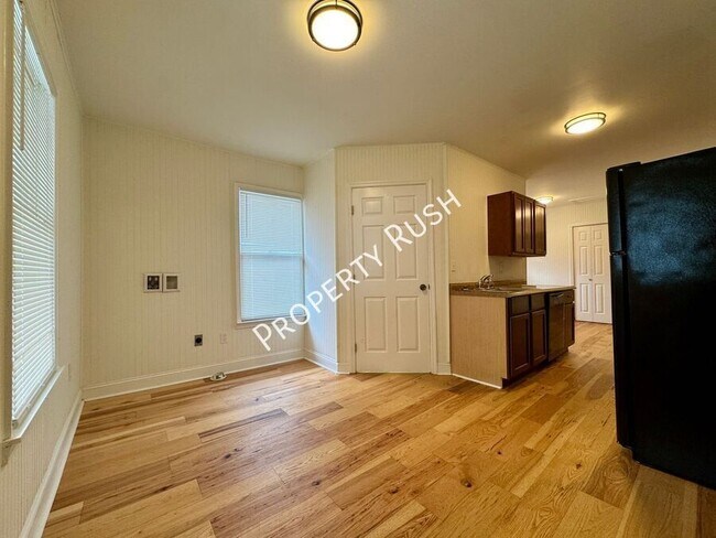 Foto del edificio - 4521 Balcomb St