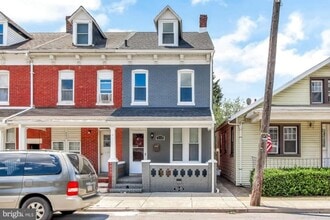 Building Photo - 338 Norway St