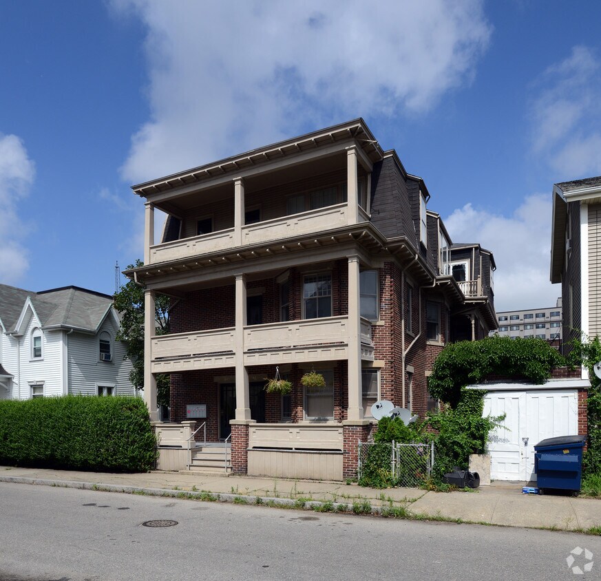 Primary Photo - 52-54 Foster St
