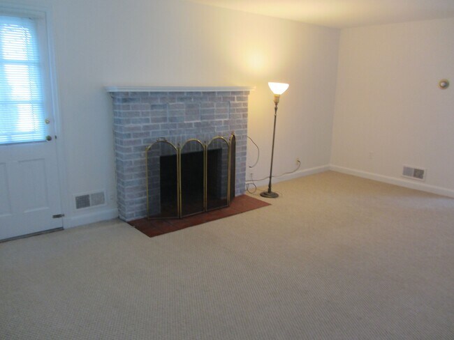 Foto del edificio - 29 Amherst Ct