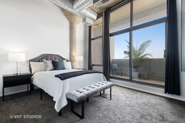 Foto del edificio - 900 N Kingsbury St