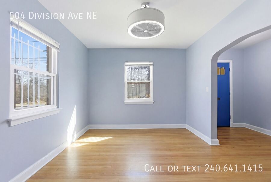 Photo - 504 Division Ave NE-