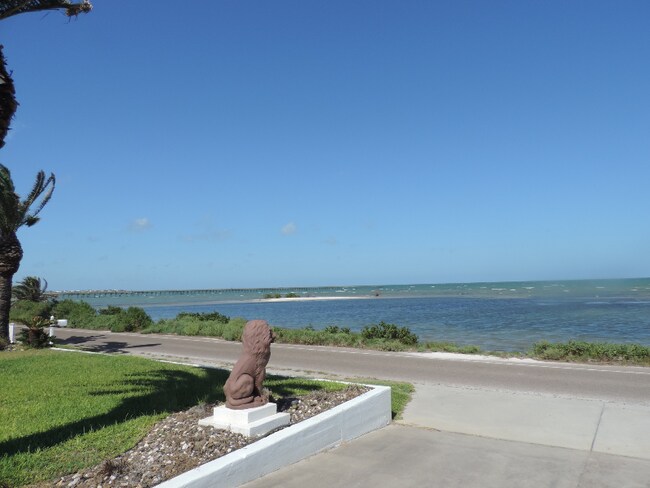 Foto del edificio - 919 S Water St