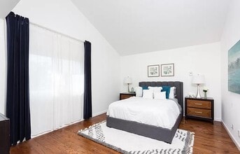 Building Photo - 6240 Caminito Araya