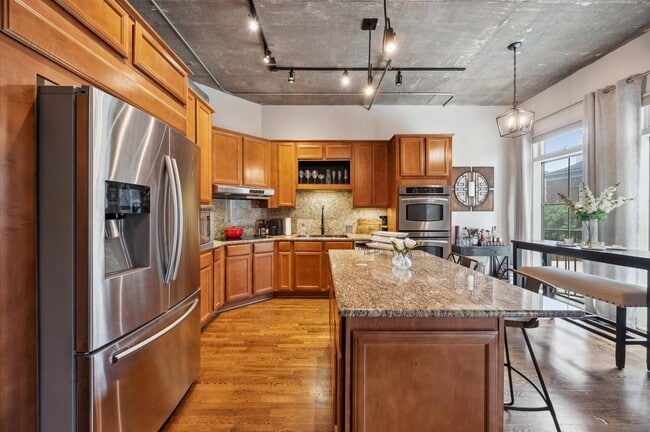 Foto del edificio - 1616 Fountain View Dr