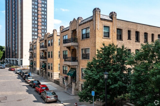 Building Photo - 225/227/233 Oak Grove St – Oak Grove Downtown