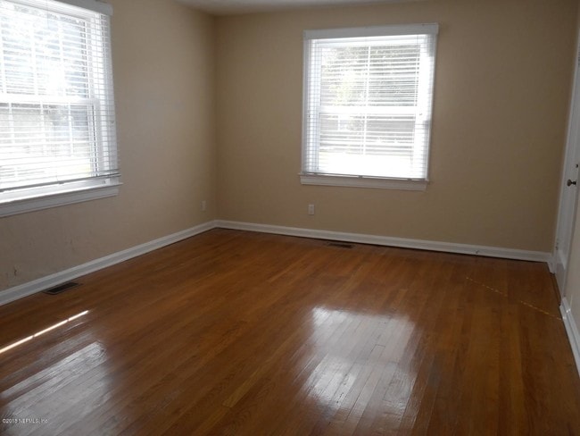 Building Photo - 1261 Belmont Terrace