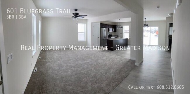 Foto del edificio - Beautiful new construction Waterloo corner...