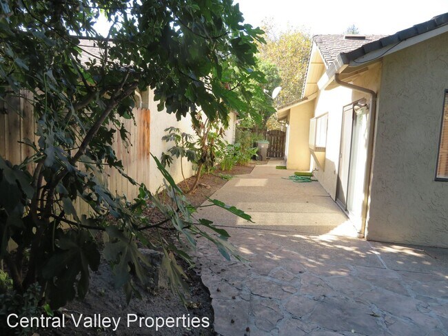 Building Photo - 3 br, 2 bath House - 5888 Land View Drive