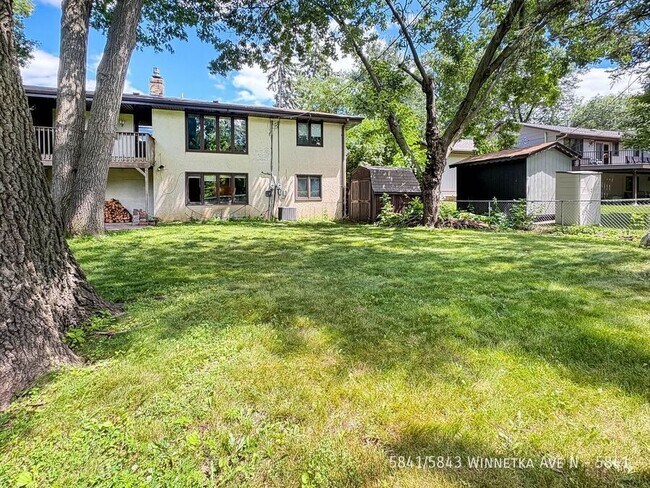 Foto del edificio - 5841/5843 Winnetka Ave N-5841