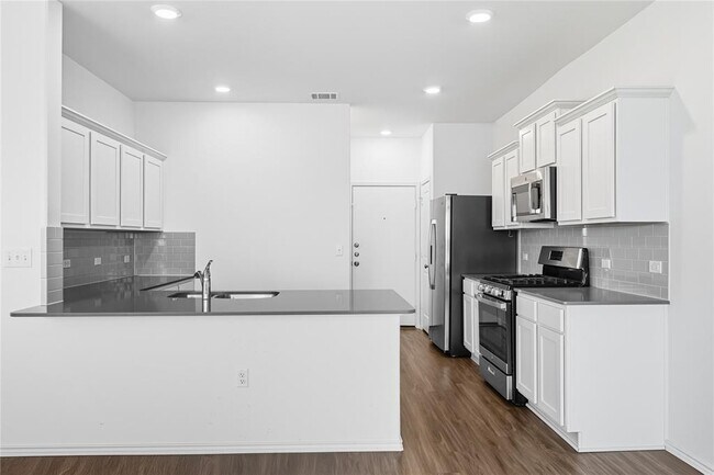 Foto del edificio - 7317 Spotted Leaf Wy