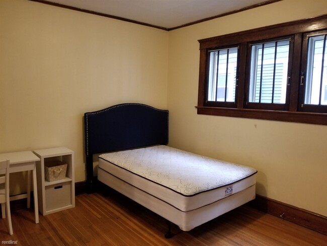 Building Photo - 5 br, 2 bath House - 1113 S Forest Ave