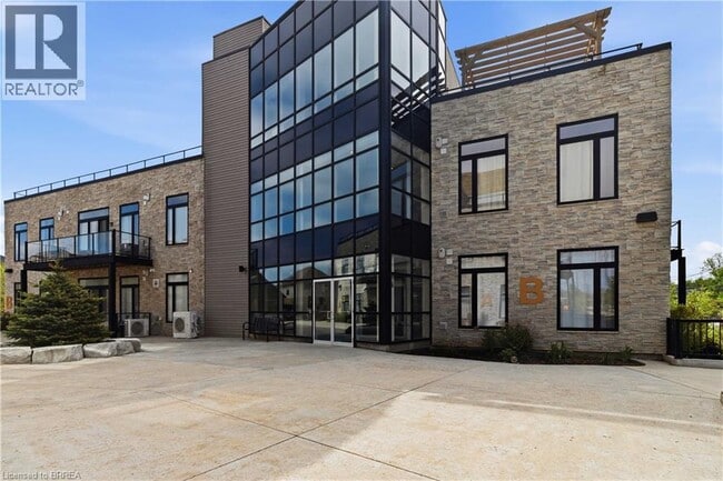 Building Photo - 85 Morrell St