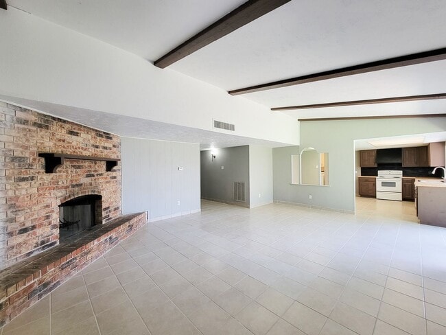 Building Photo - NICE 3 BEDROOM 2 BATH RENTAL HOME IN CY FA...