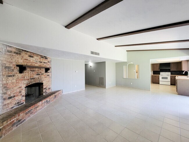 Foto del edificio - NICE 3 BEDROOM 2 BATH RENTAL HOME IN CY FA...