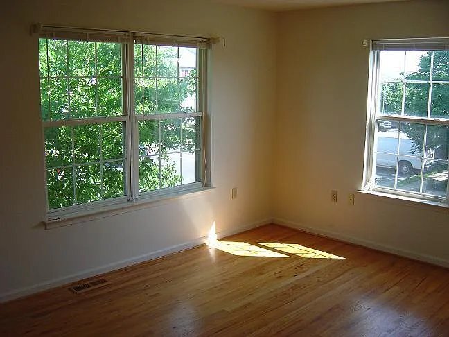 Building Photo - 301 Barrington Ln