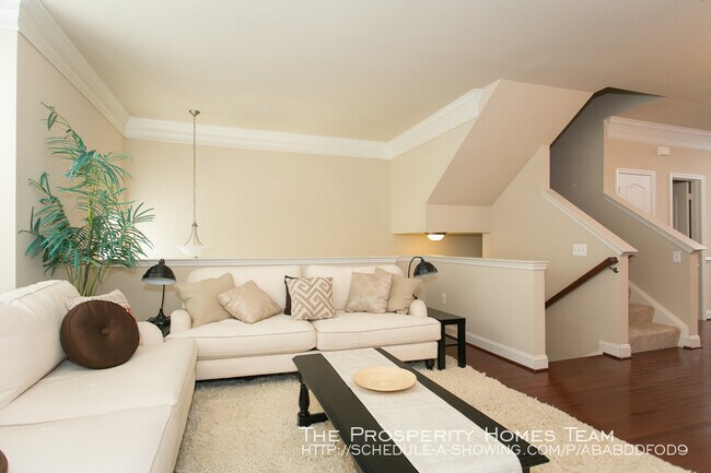 Foto del edificio - Gorgeous almost new townhouse in close to ...