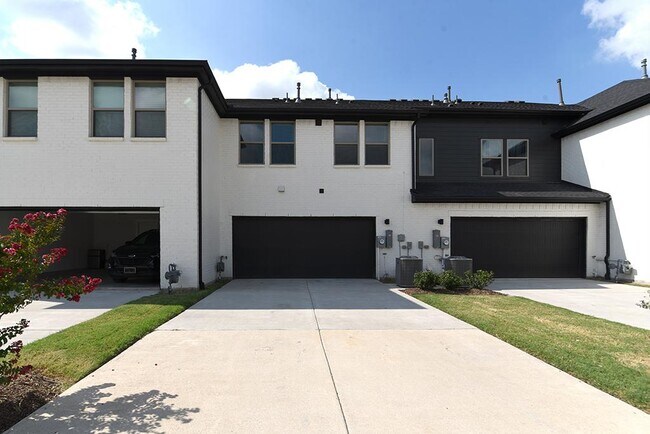Foto del edificio - 817 Crystal Oak Ln