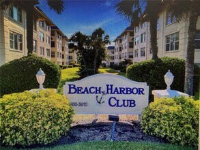 Building Photo - 3802 Gulf of Mexico Dr