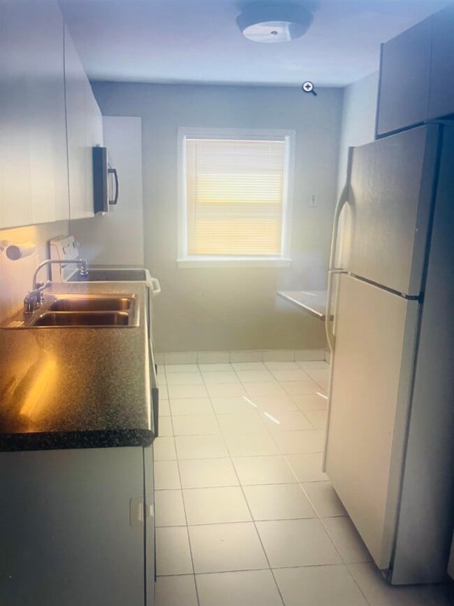 Building Photo - 30 BRIARWOOD Rd