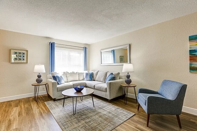 Foto del edificio - Cypress West Apartments