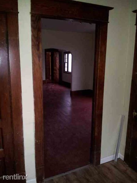 Building Photo - 273 Holly St