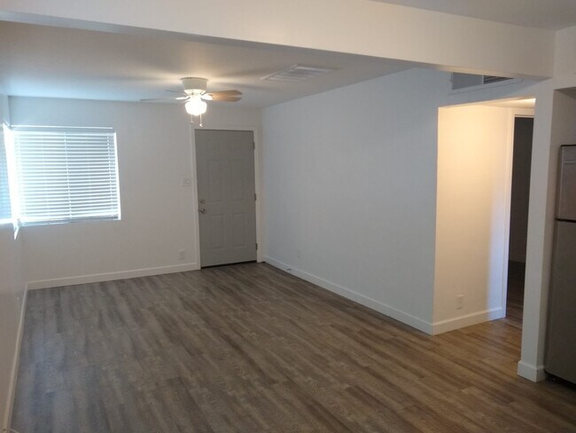 Building Photo - 1021 E Turney Ave