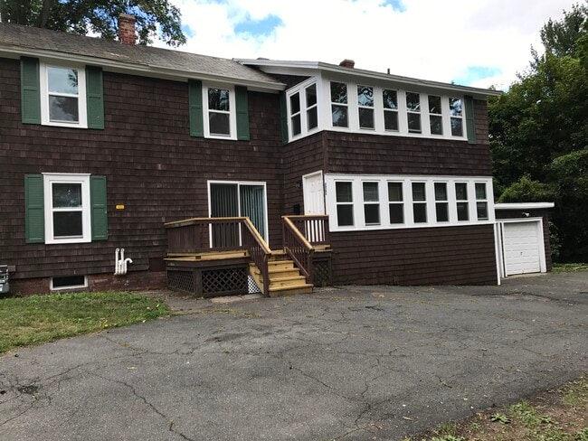 Building Photo - 233 Elm St