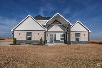 Building Photo - 4715 White Tail Ct