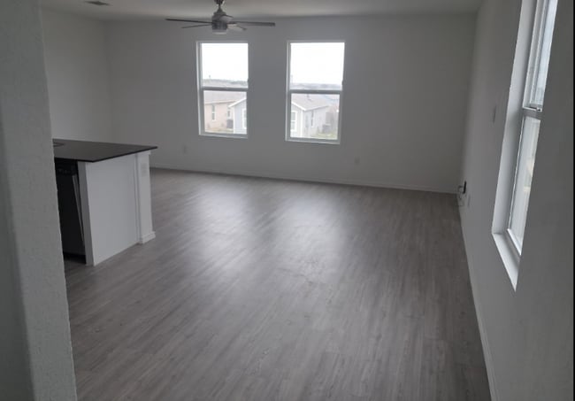 Building Photo - 3819 Millbrook Wy