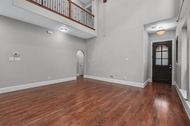 Foto del edificio - 2261 Longwood Dr