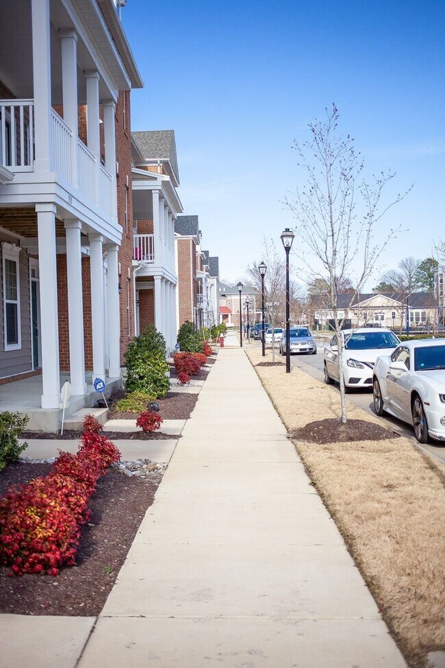 Foto del edificio - Townhouse Rental in Hampton (3 bed/2.5bath...