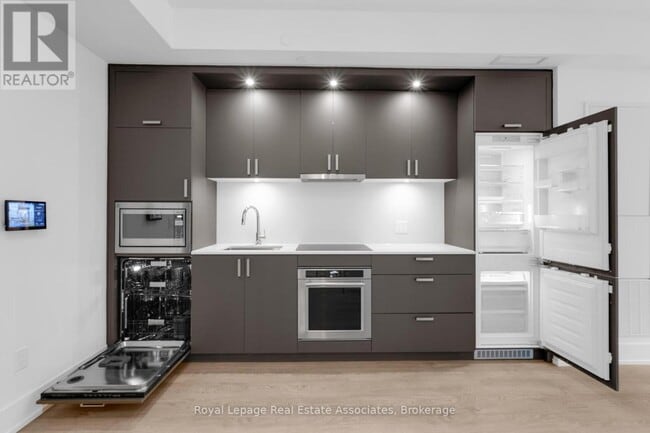 Building Photo - 259 The Kingsway