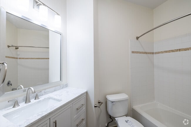 2BR, 2BA - 1,236SF - The Wisteria - Bathroom - The Highlands at Morris Plains