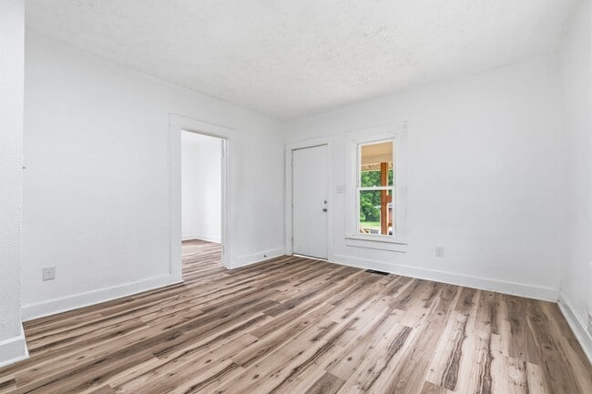 Foto del edificio - 909 Indiana Ave