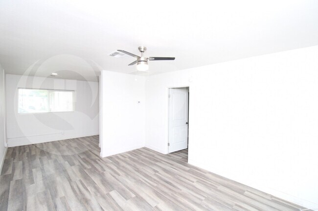 Foto del edificio - 312 N Hartford St