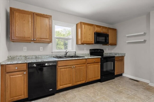 Foto del edificio - 1604 E Ridge Ave