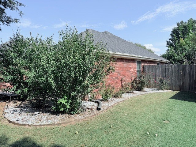 Foto del edificio - 703 Windsor Ln