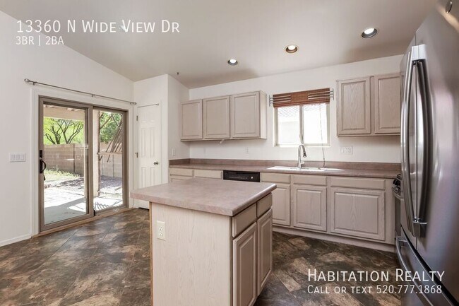 Building Photo - 13360 N Wide View Dr