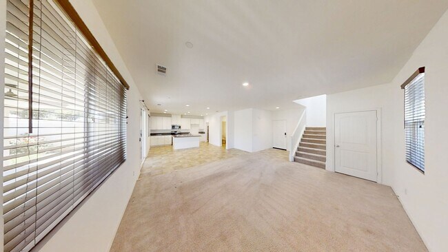 Building Photo - Beautiful 3Bed 2.5Bath