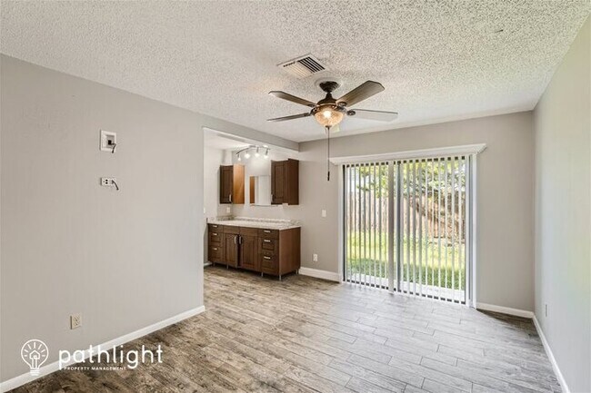 Foto del edificio - 4408 Larkfield Lane, Tampa, FL, 33624