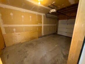 Building Photo - 150 Edwards Dr SW